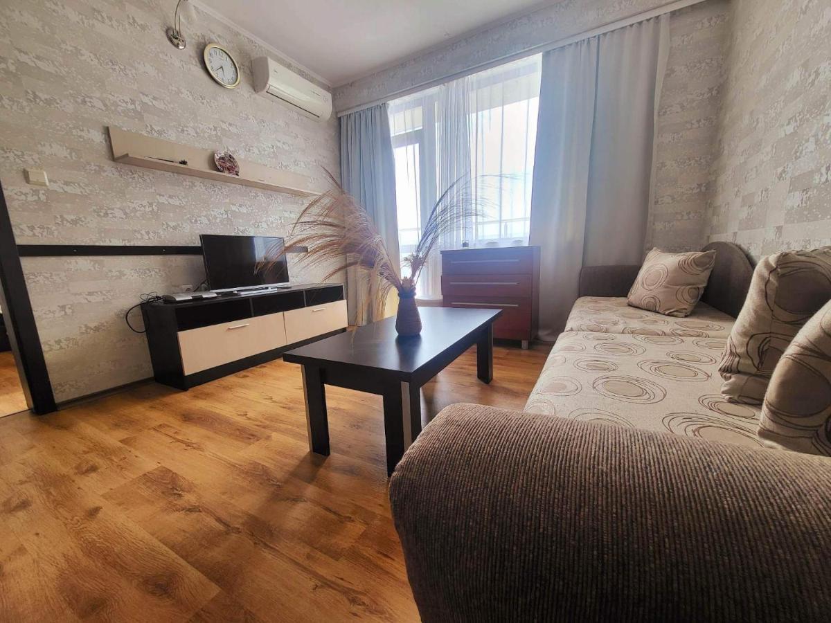 Dilov Apartments in Yalta Goudstrand Buitenkant foto