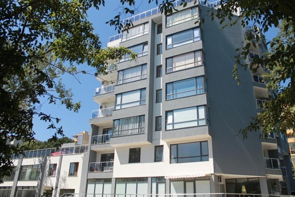 Dilov Apartments in Yalta Goudstrand Buitenkant foto